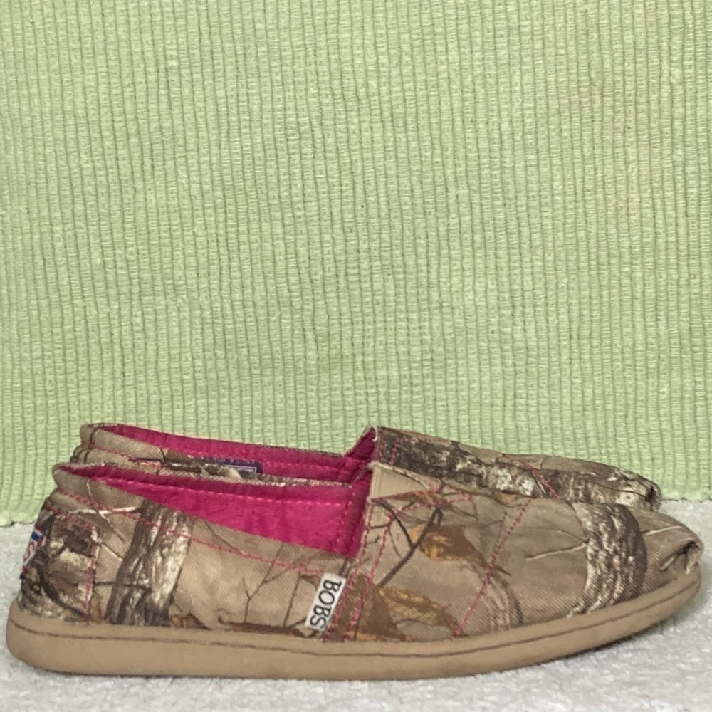 Bobs from Skechers Womens Tan/Brown Camo Slip On Comfort Casual Shoes Size US 7